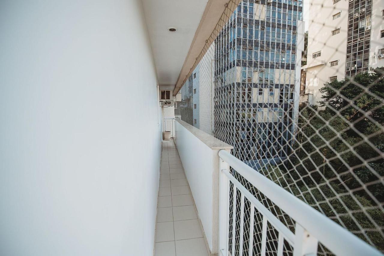 Completo Com Piscina E área De Lazer Em Botafogo *